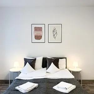 Apartment Comfy At Siebertgasse, Wien