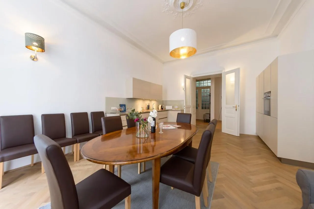 Apartment Senator Suite Stephansplatz By Ichbucheat Vienna