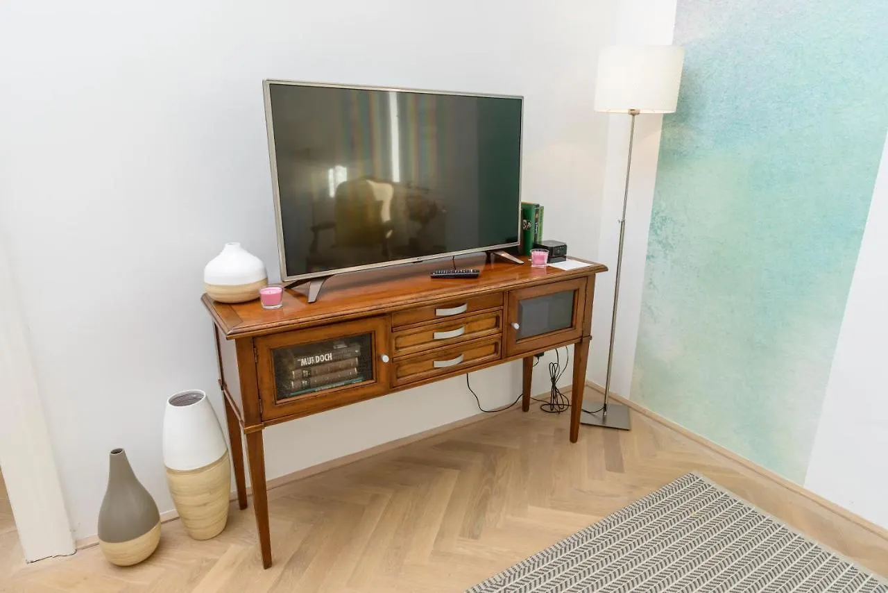 Apartment Senator Suite Stephansplatz By Ichbucheat Vienna Austria