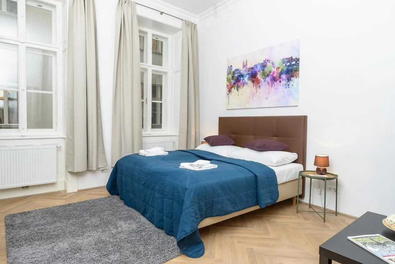 Apartment Senator Suite Stephansplatz By Ichbucheat Vienna
