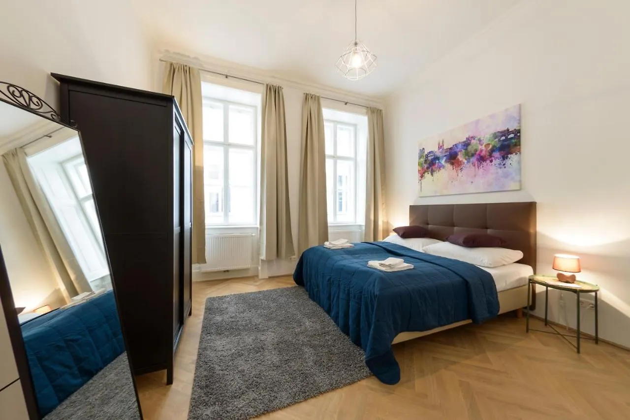 Senator Suite Stephansplatz By Ichbucheat