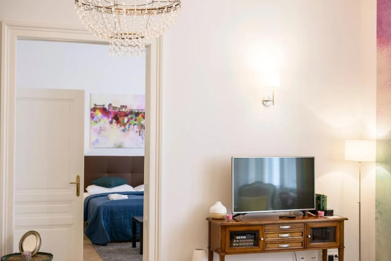Senator Suite Stephansplatz By Ichbucheat