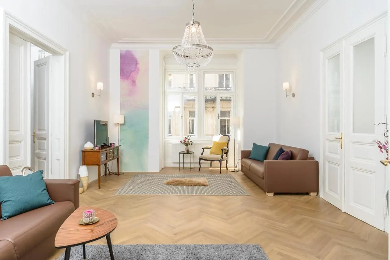 Апартаменты Senator Suite Stephansplatz By Ichbucheat
