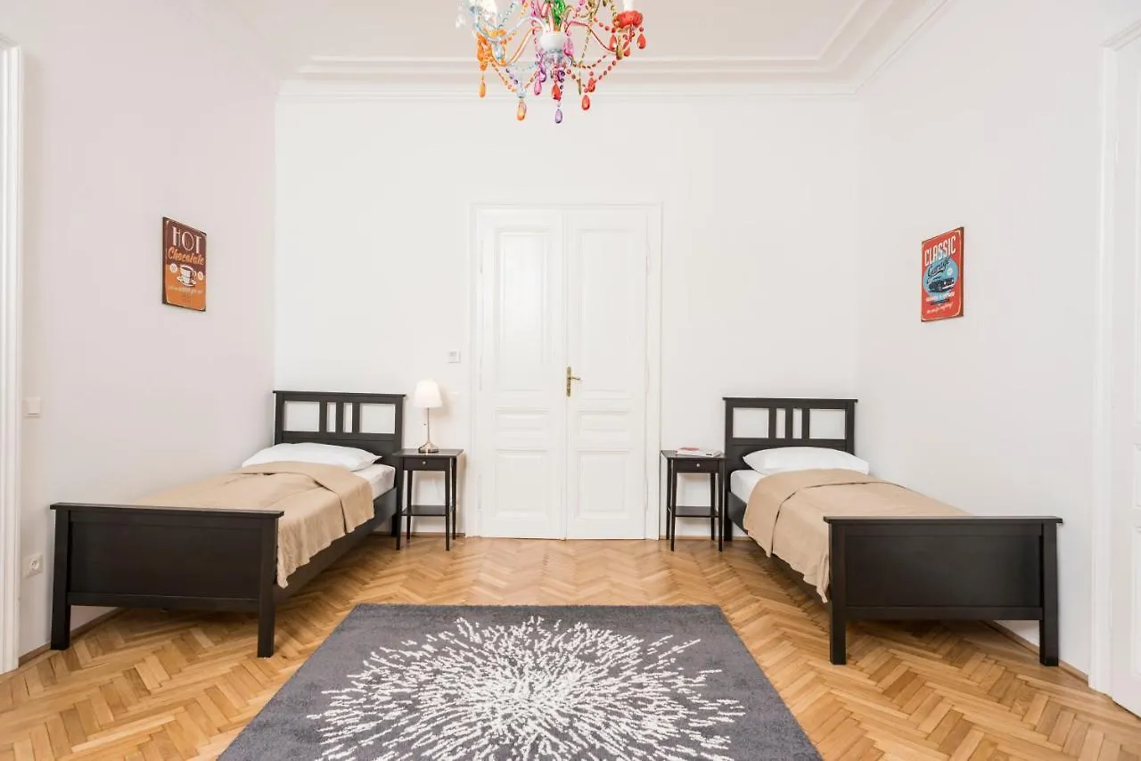 Апартаменты Senator Suite Stephansplatz By Ichbucheat