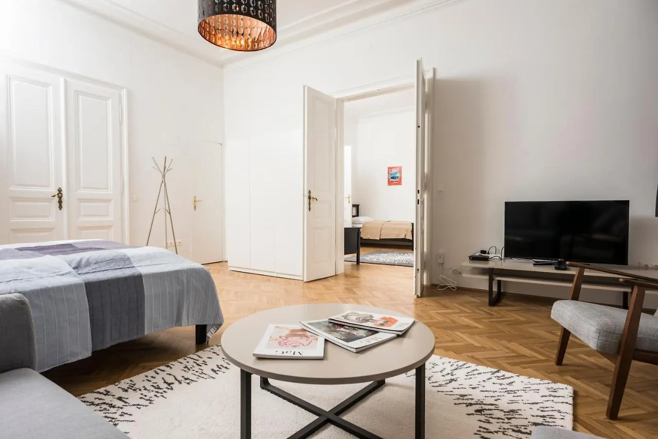 Апартаменты Senator Suite Stephansplatz By Ichbucheat