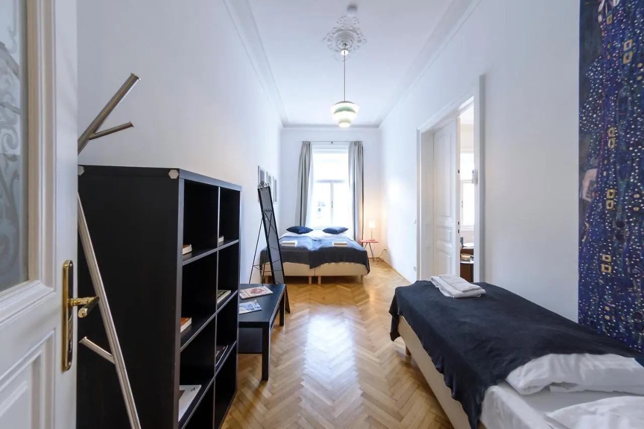Апартаменты Senator Suite Stephansplatz By Ichbucheat