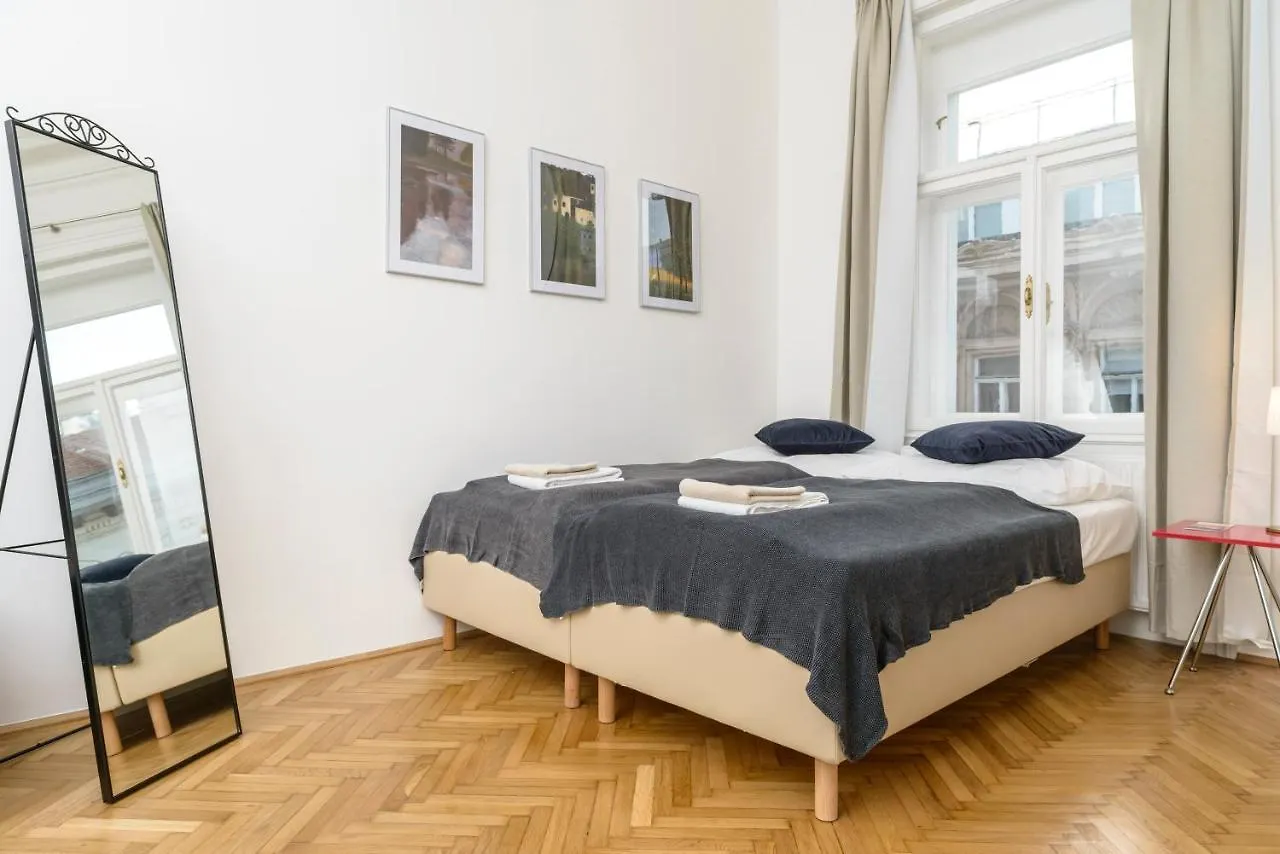 Senator Suite Stephansplatz By Ichbucheat Апартаменты