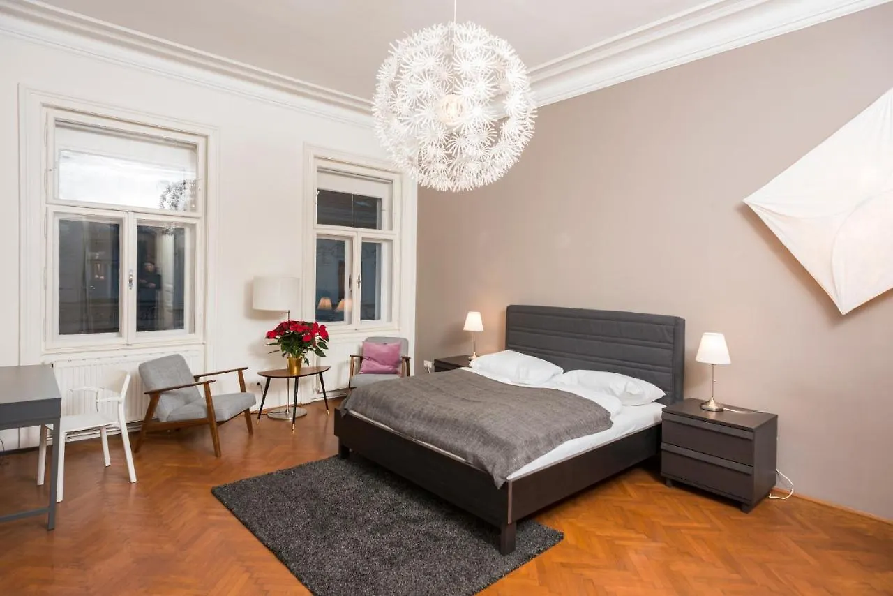 Апартаменты Senator Suite Stephansplatz By Ichbucheat Австрия