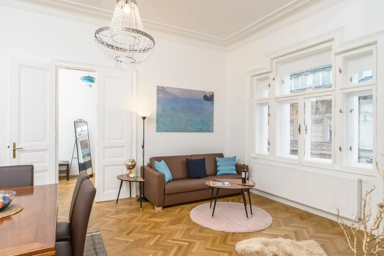 Senator Suite Stephansplatz By Ichbucheat Вена