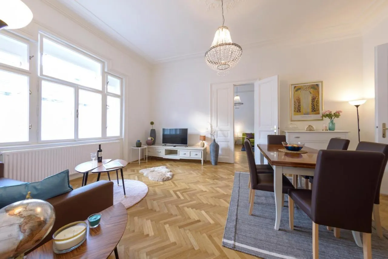 Апартаменты Senator Suite Stephansplatz By Ichbucheat Австрия